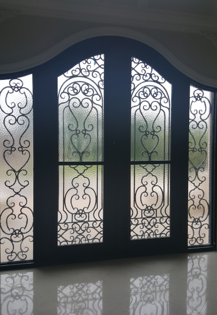 Great Iron Door Pic!